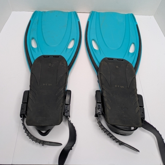 Ozark Trail Adjustable Flipper Swim Team 1Y-4Y - Picture 3 of 4